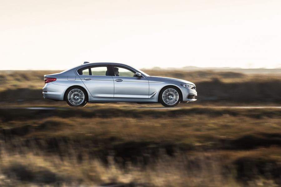  BMW 520d SE Sedan 2017 года  (UK) (фото 6 из 18)